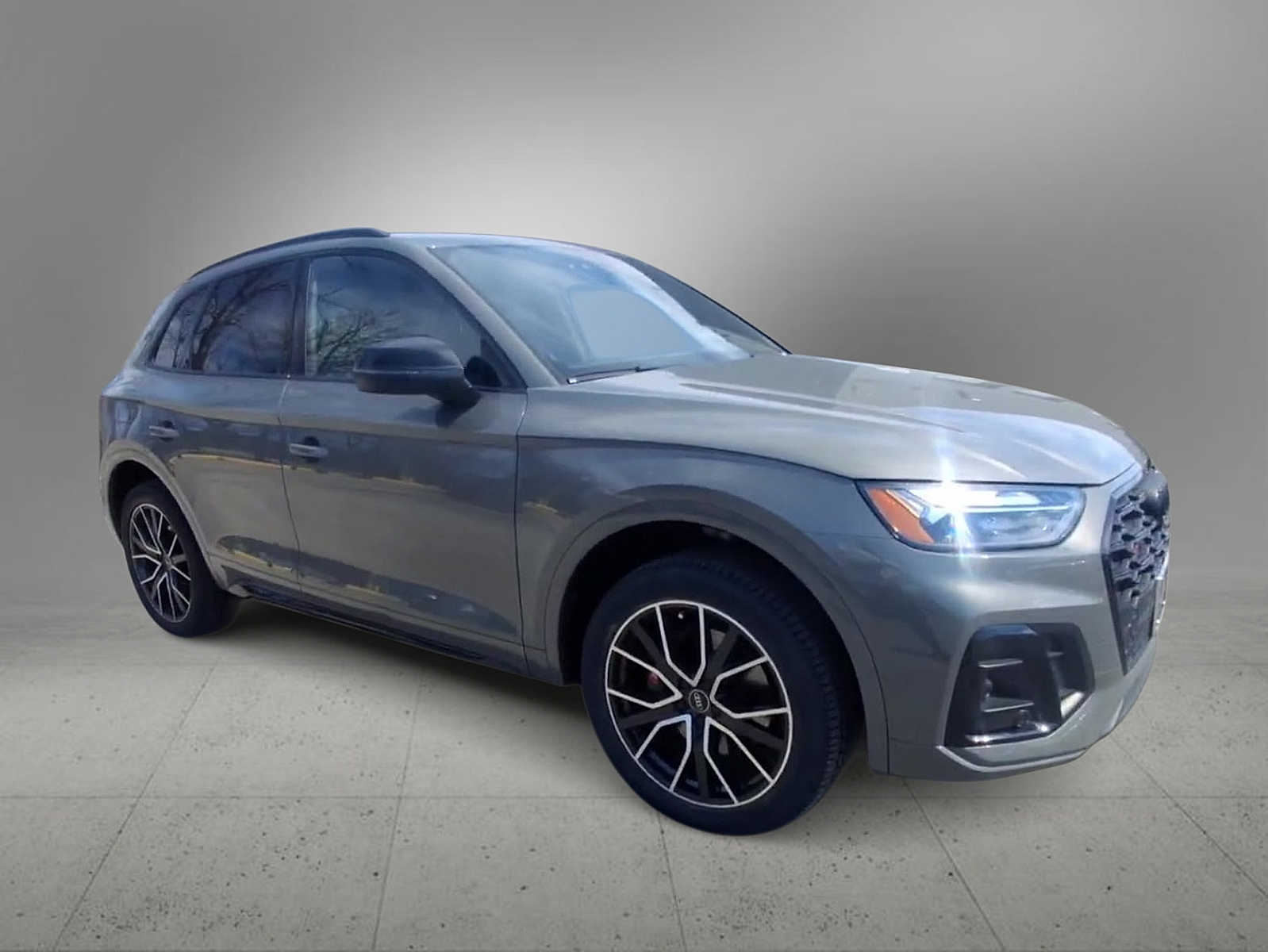 Thumbnail: 2023 Audi SQ5 - 2
