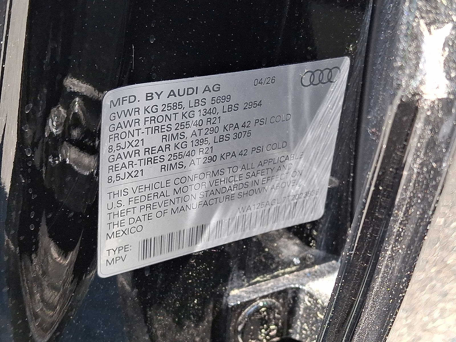 Thumbnail: 2026 Audi SQ5 - 24