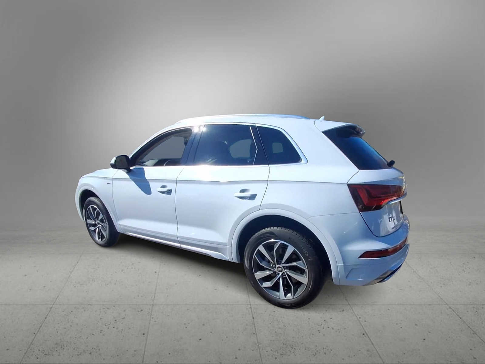 Thumbnail: 2023 Audi Q5 - 6