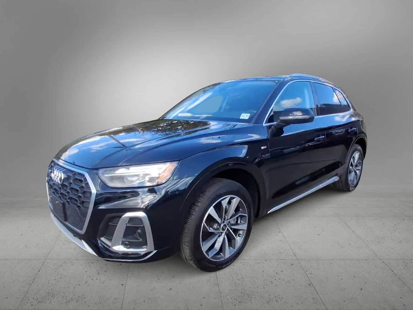 Thumbnail: 2023 Audi Q5 - 4