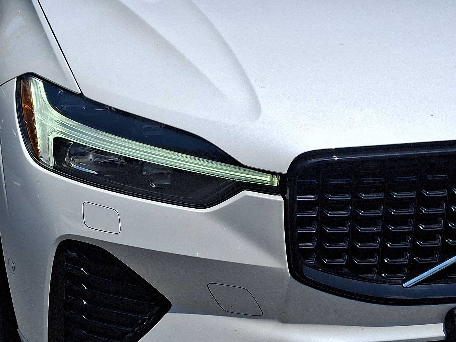 2023 Volvo XC60 B5 Plus 25