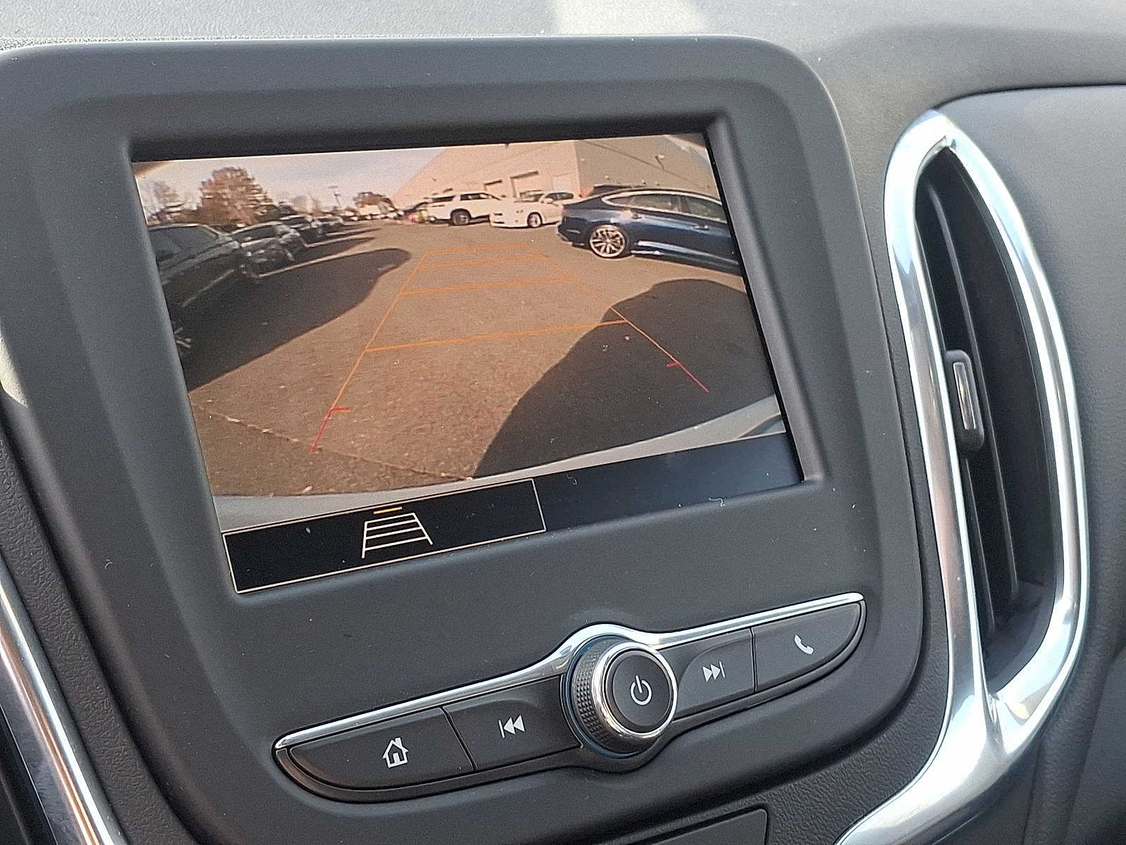 Thumbnail: 2024 Chevrolet Equinox - 15