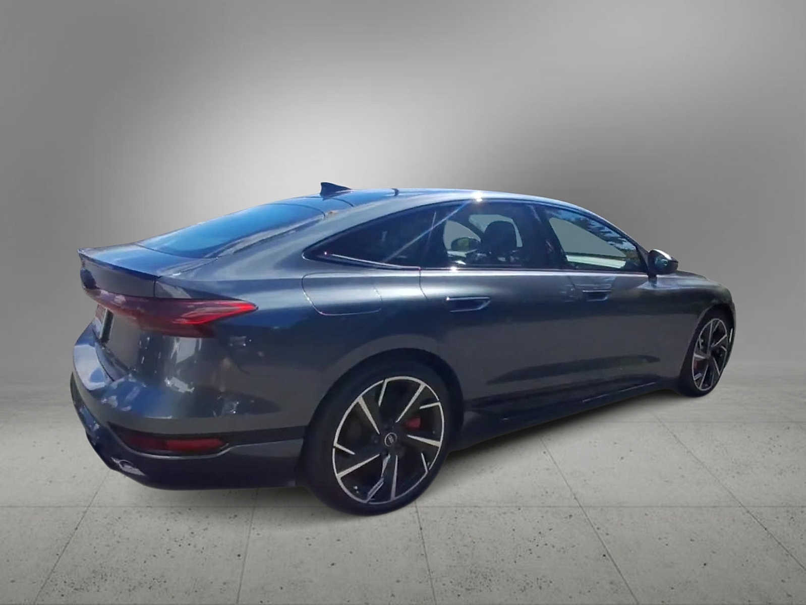 Thumbnail: 2025 Audi e-tron S - 8