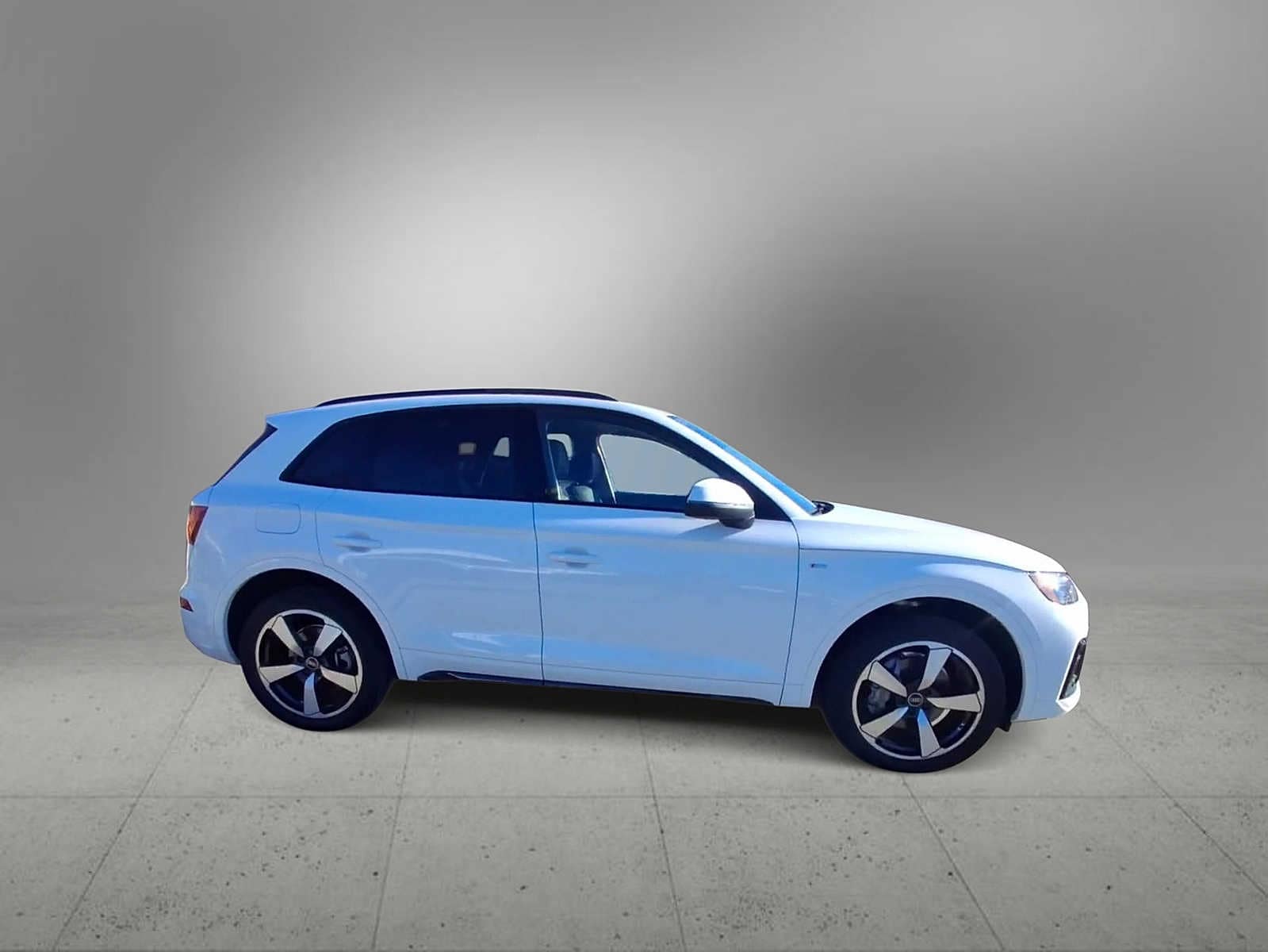 Thumbnail: 2022 Audi Q5 - 9