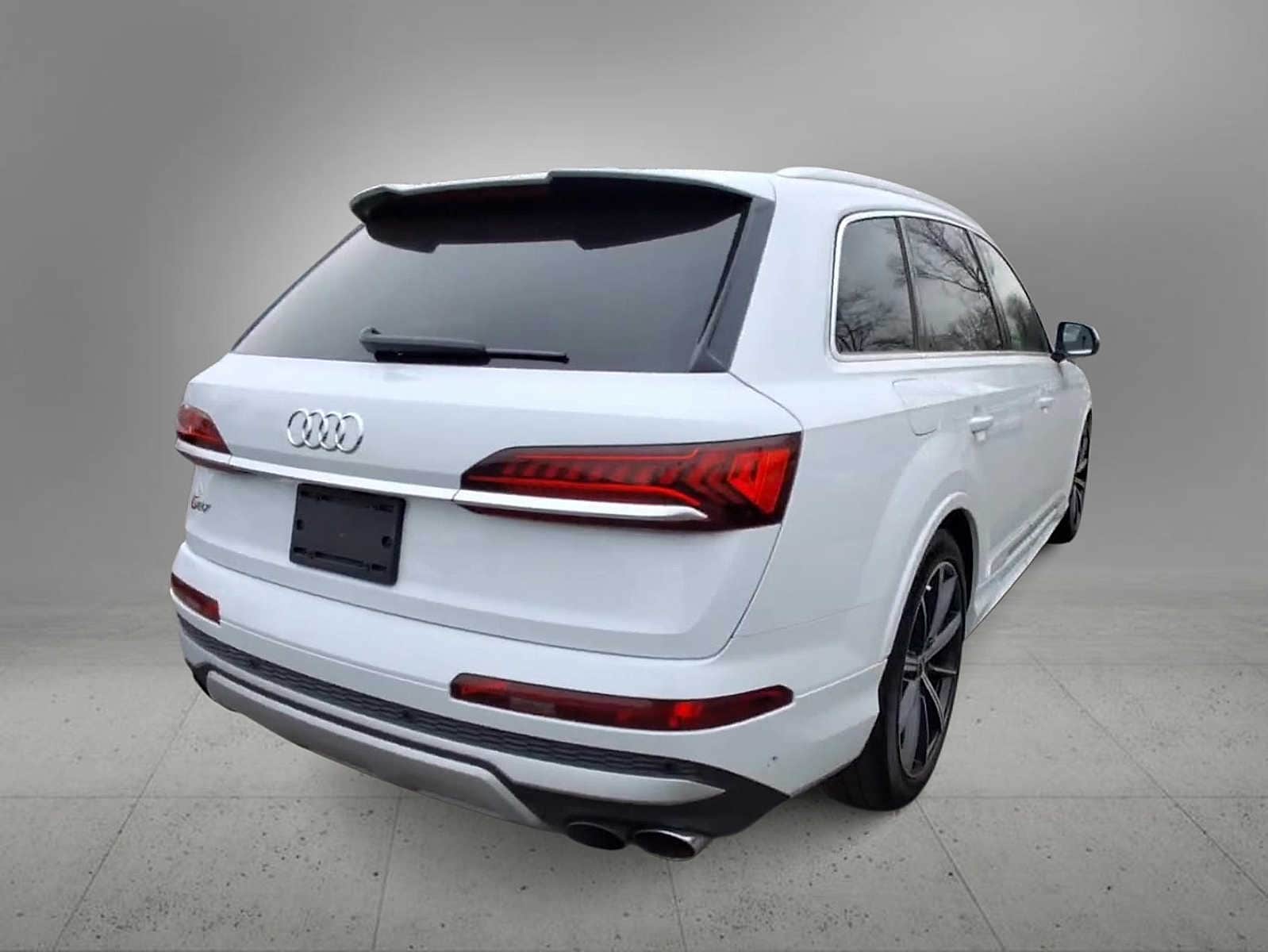 Thumbnail: 2022 Audi SQ7 - 7