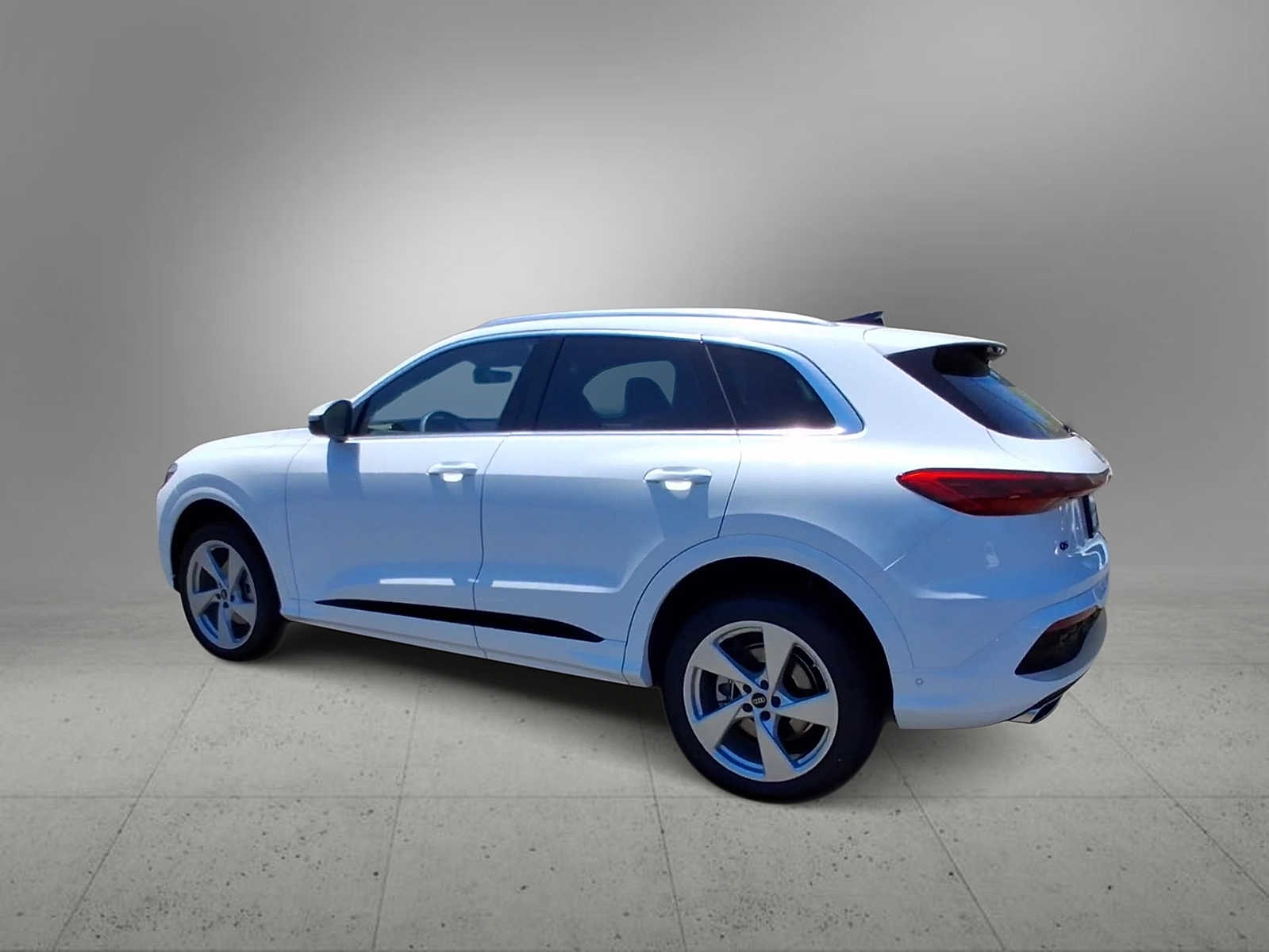 Thumbnail: 2026 Audi Q5 - 6