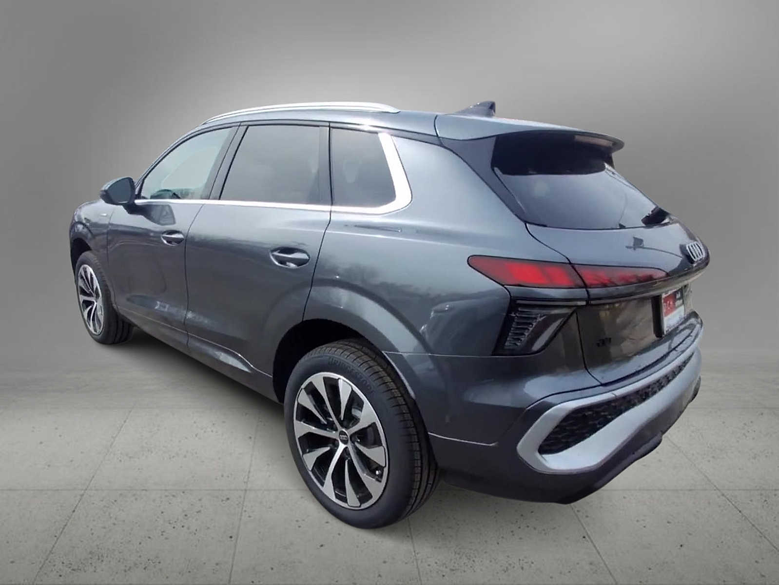 Thumbnail: 2026 Audi Q3 - 6