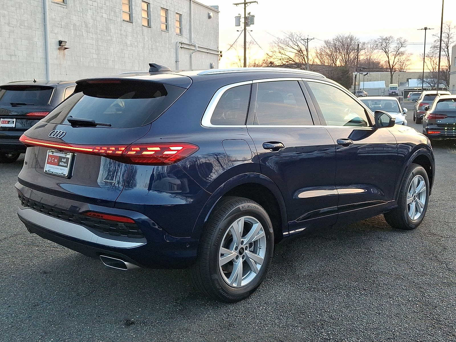 Thumbnail: 2025 Audi Q5 - 11