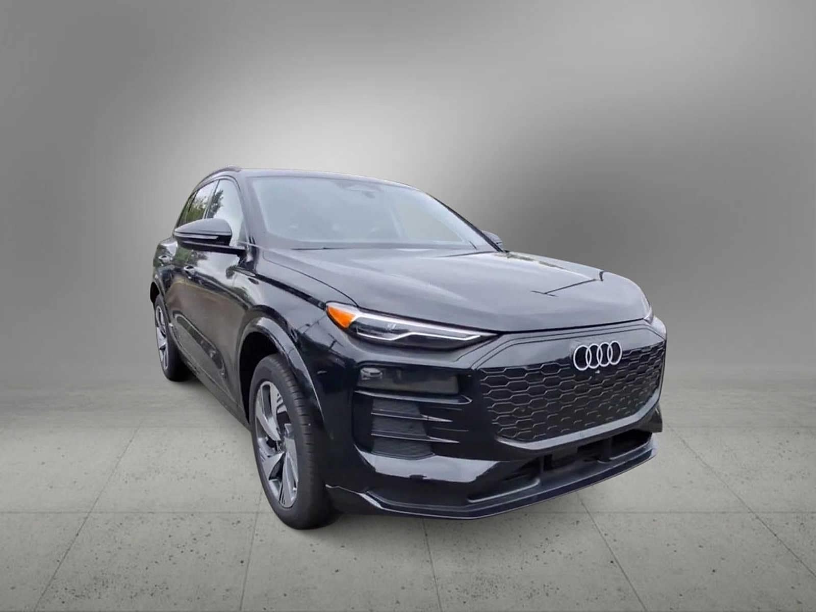 Thumbnail: 2025 Audi Q6 e-tron - 2