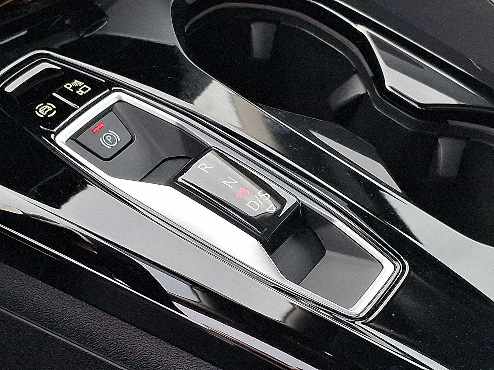 Thumbnail: 2025 Audi Q5 - 12