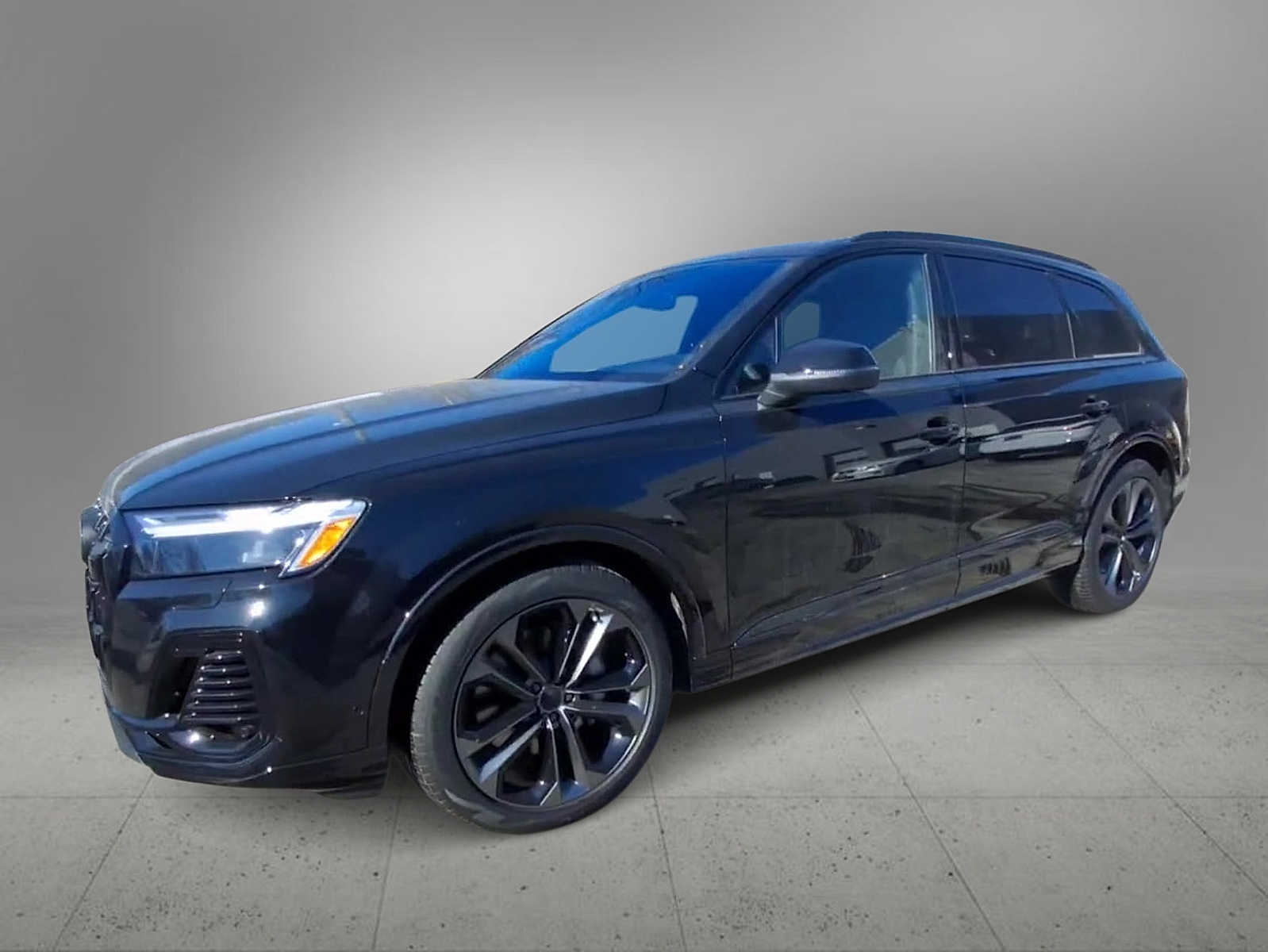 Thumbnail: 2026 Audi Q7 - 4