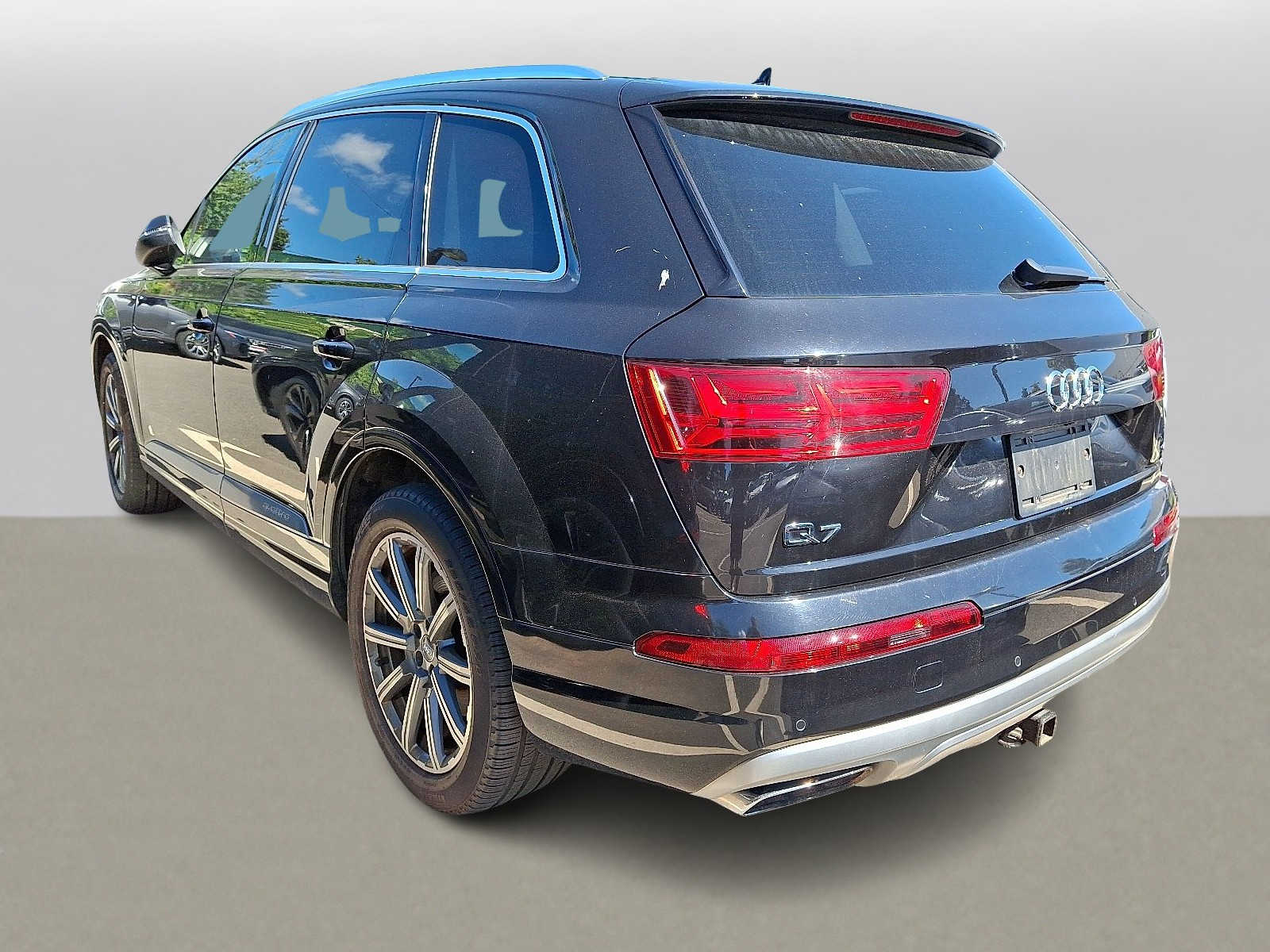 Thumbnail: 2017 Audi Q7 - 4