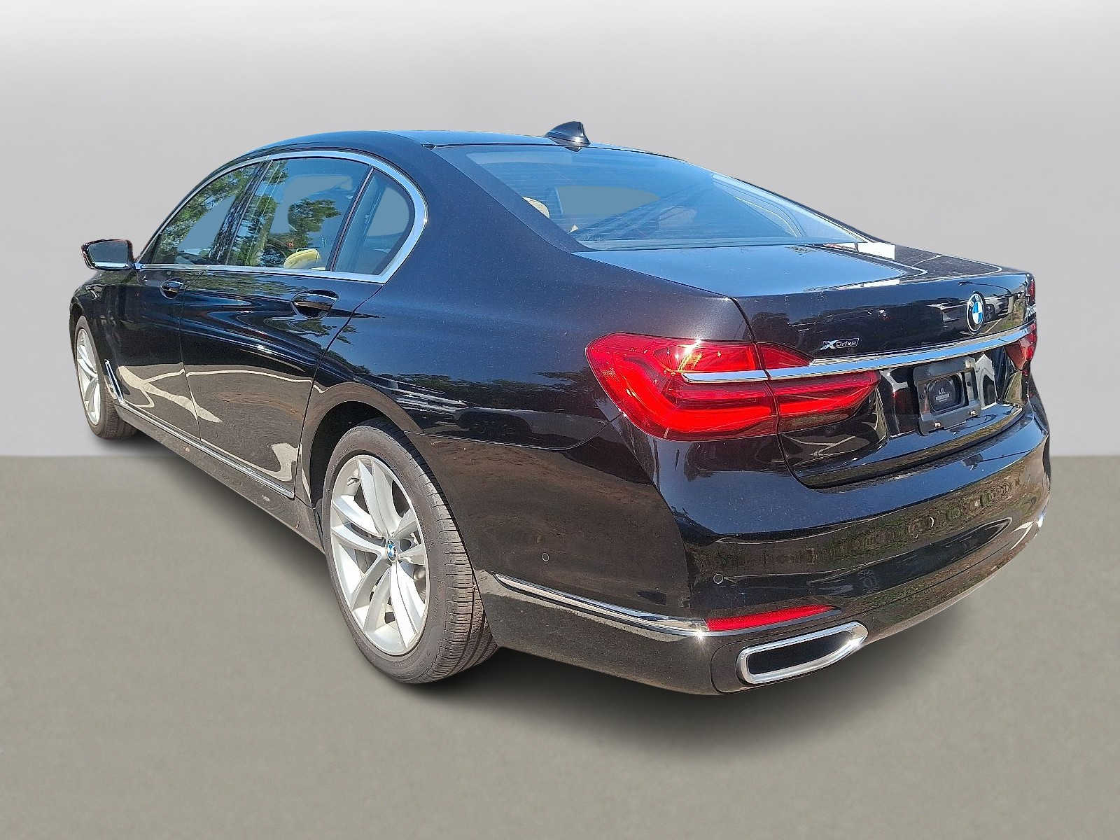 Thumbnail: 2016 BMW 7 Series - 4