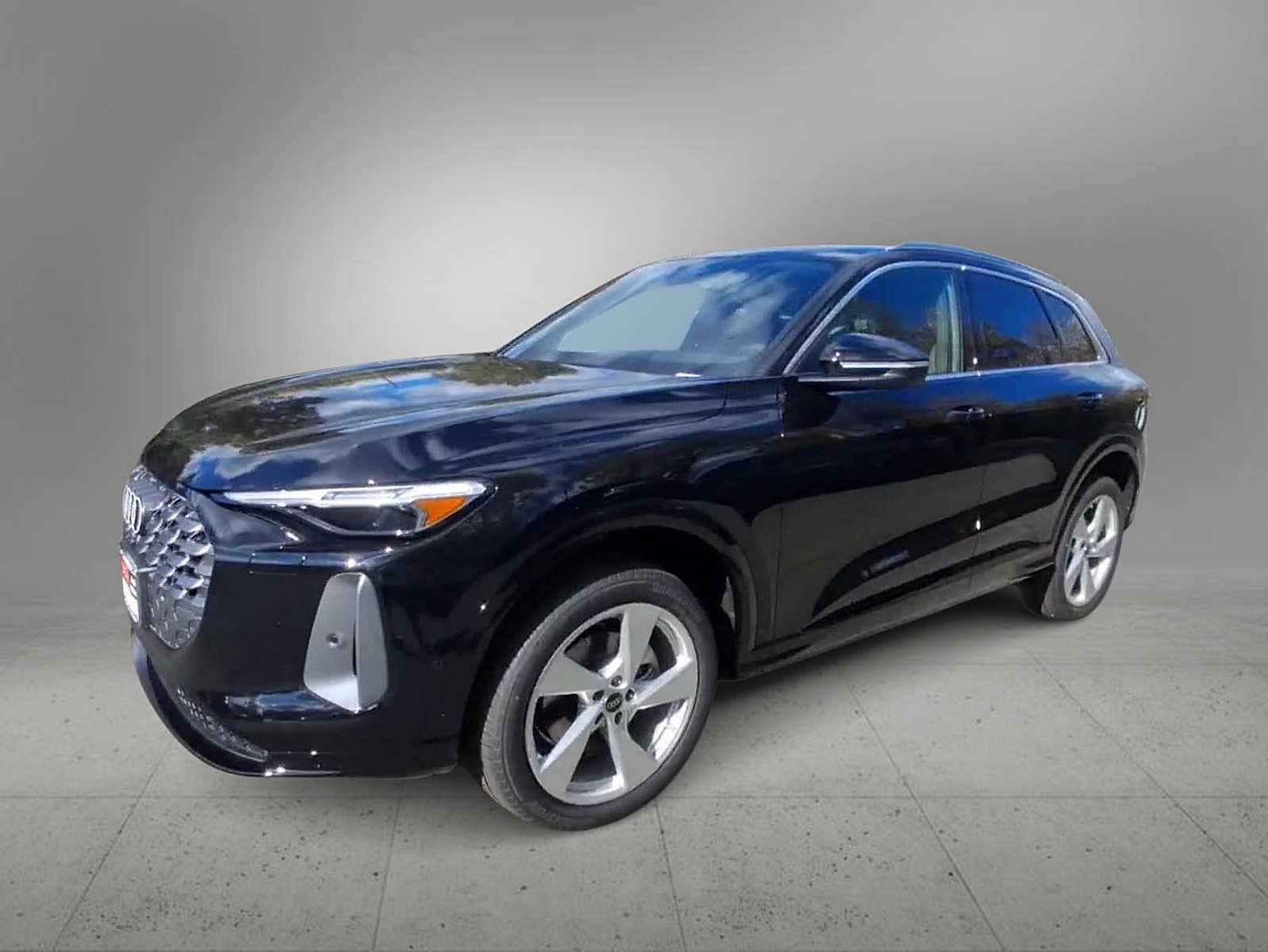 Thumbnail: 2025 Audi Q5 - 4