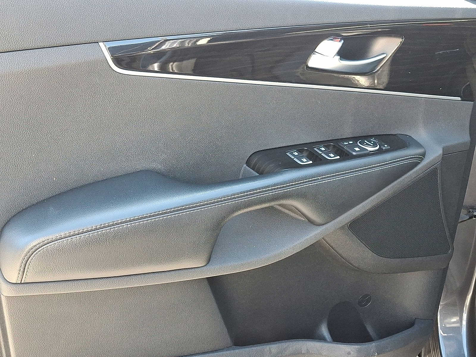 Thumbnail: 2019 Kia Sorento - 10