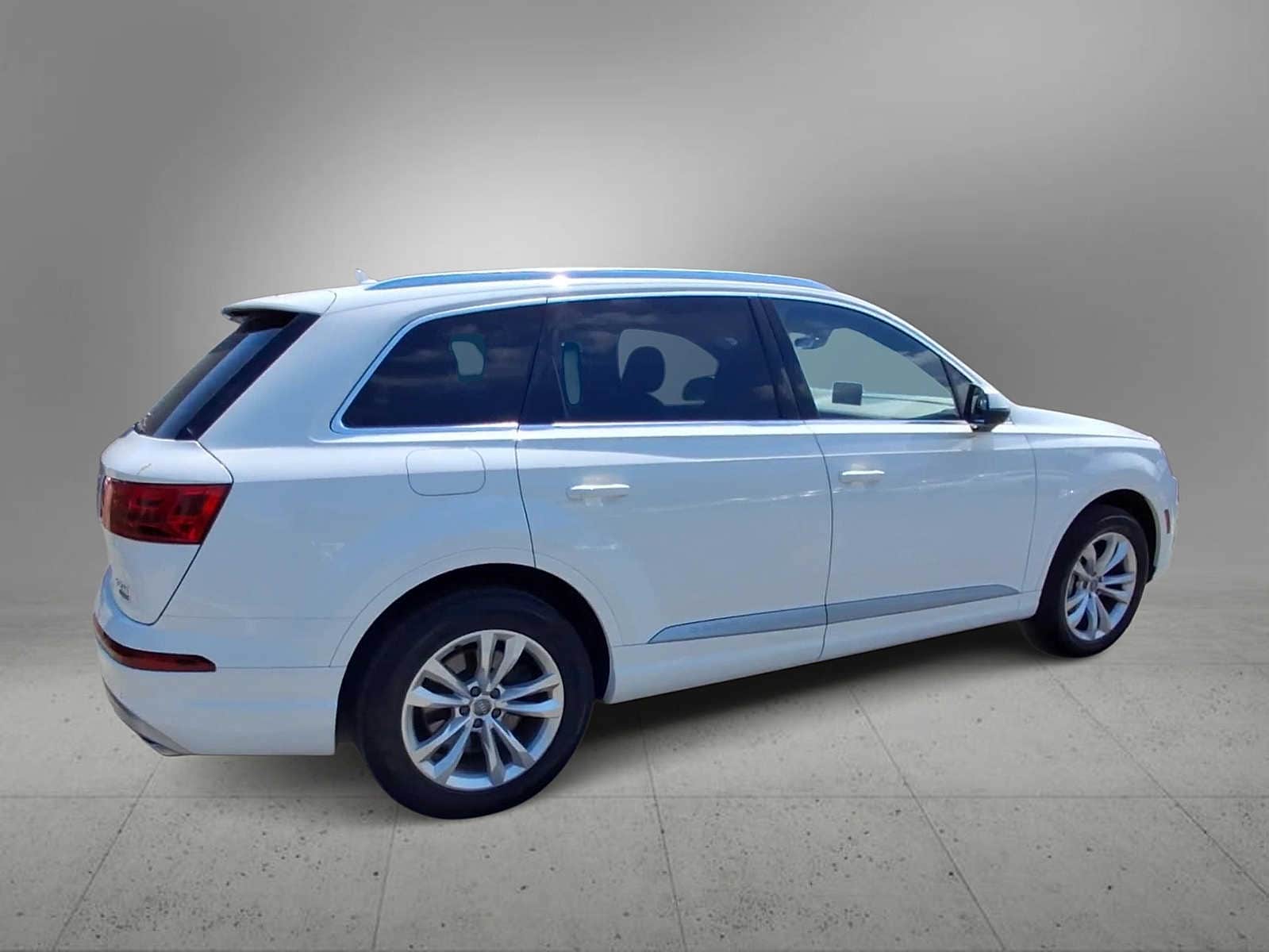 Thumbnail: 2017 Audi Q7 - 8