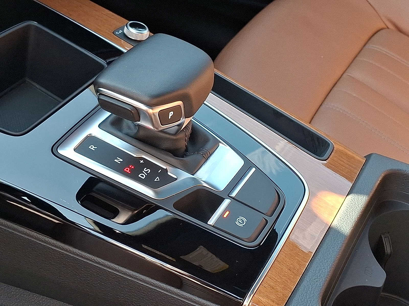 Thumbnail: 2023 Audi Q5 - 12