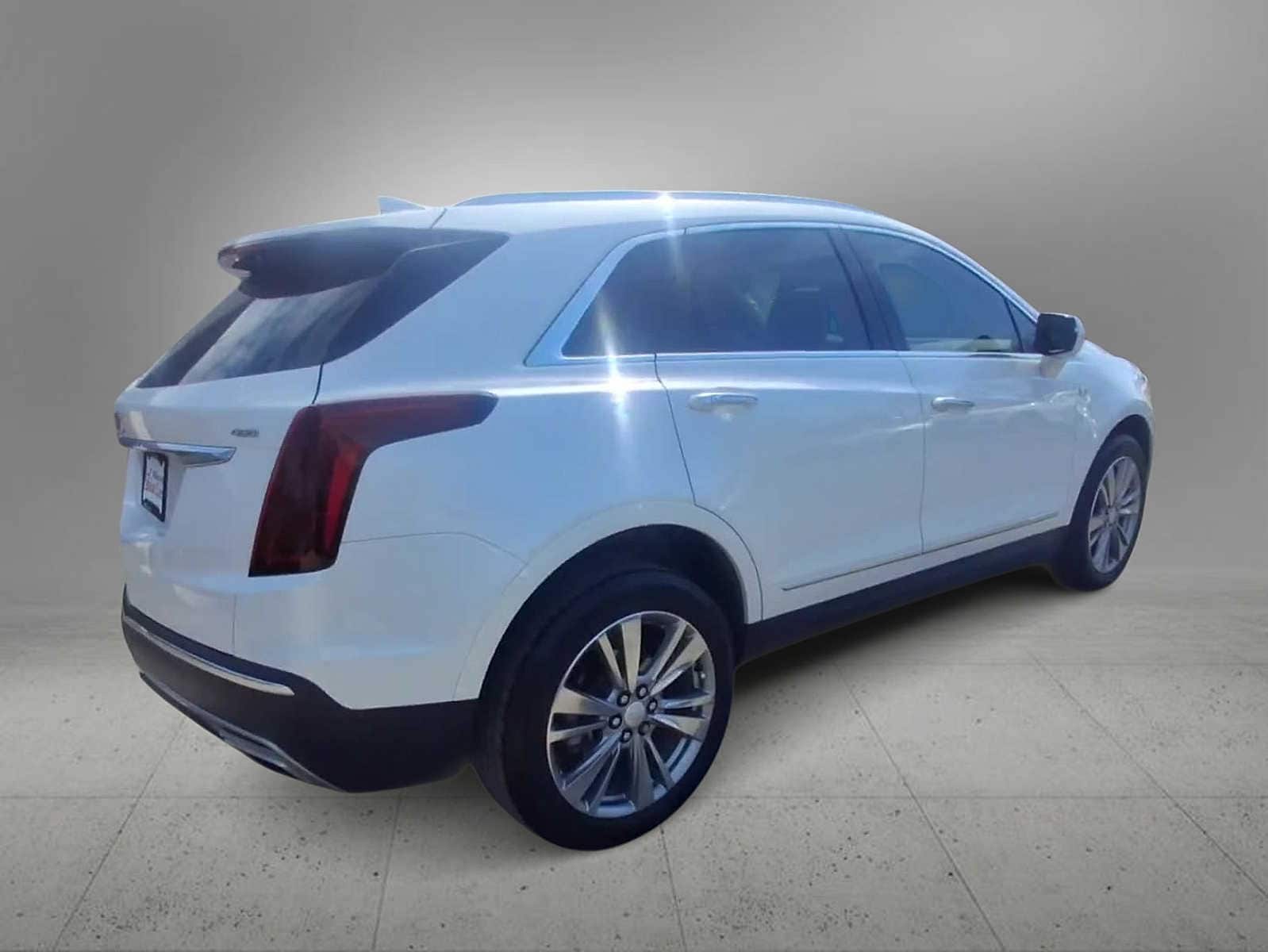 Thumbnail: 2024 Cadillac XT5 - 8