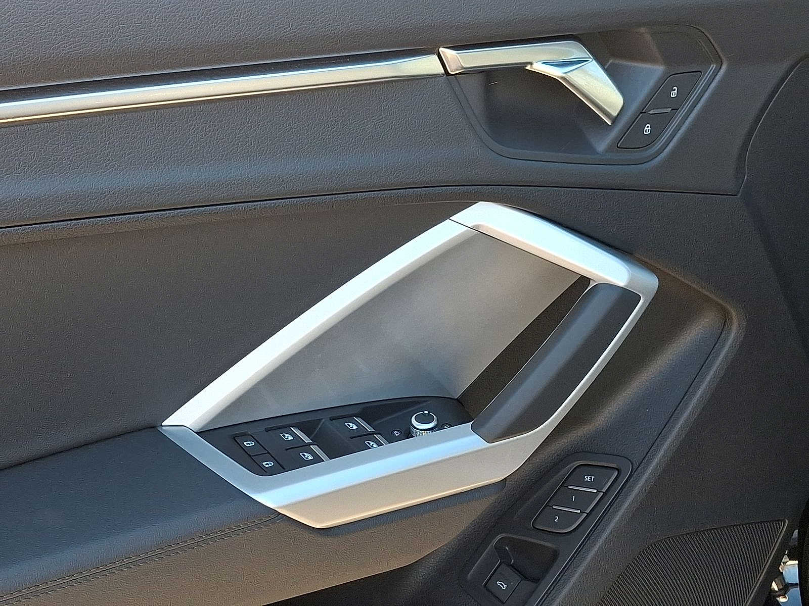 Thumbnail: 2025 Audi Q3 - 10