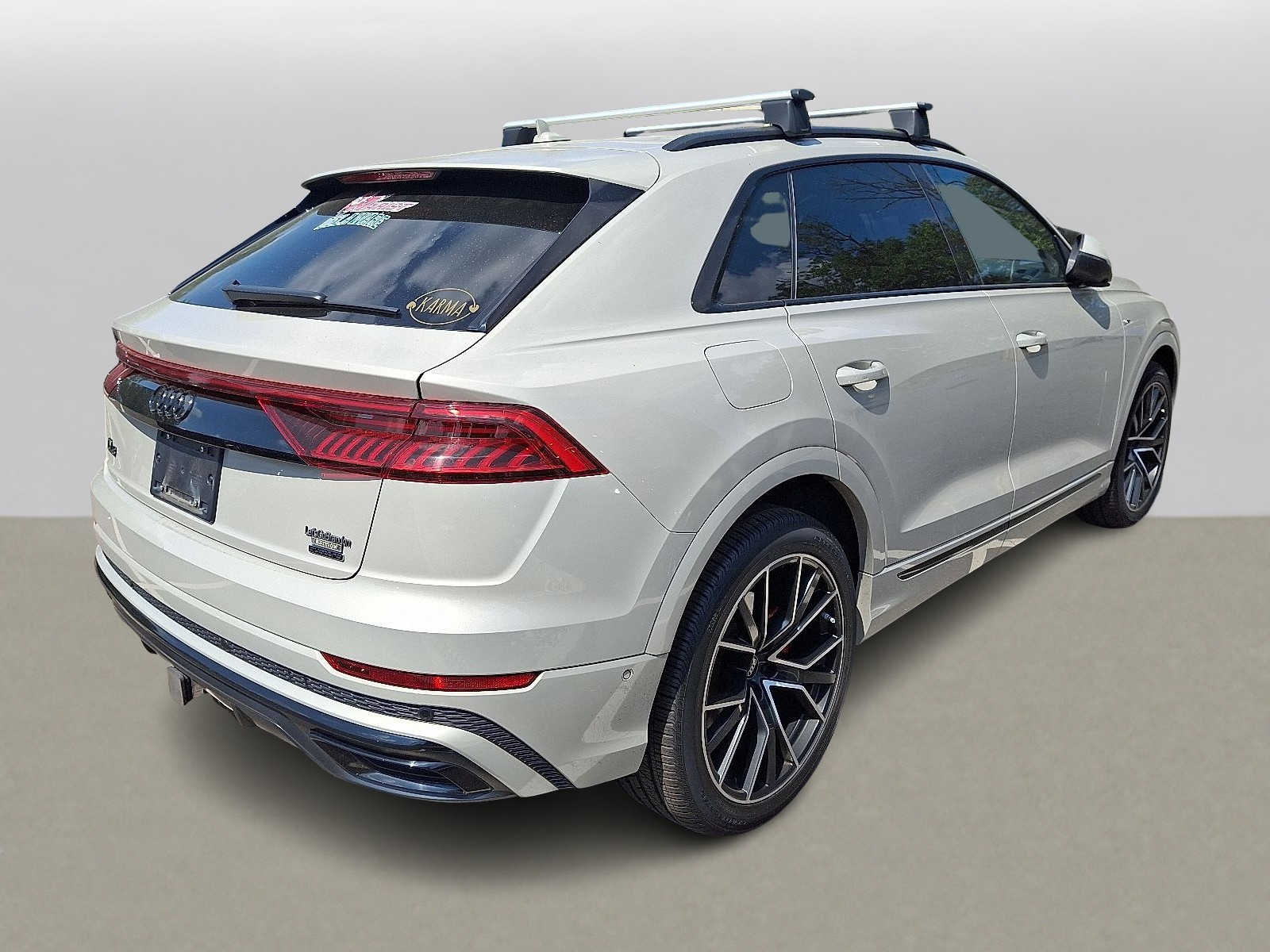 Thumbnail: 2022 Audi Q8 - 3
