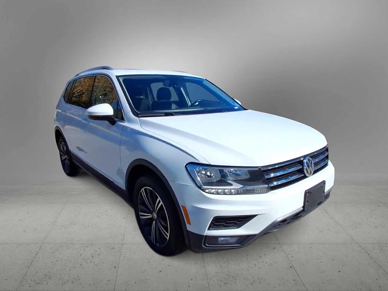 Thumbnail: 2018 Volkswagen Tiguan - 2