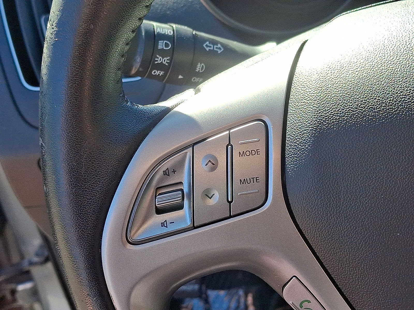 Thumbnail: 2013 Hyundai Tucson - 17