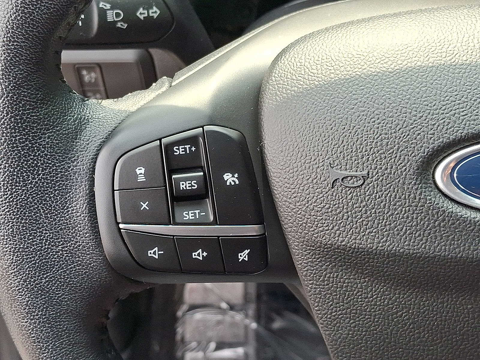 2020 Ford Escape SEL 16
