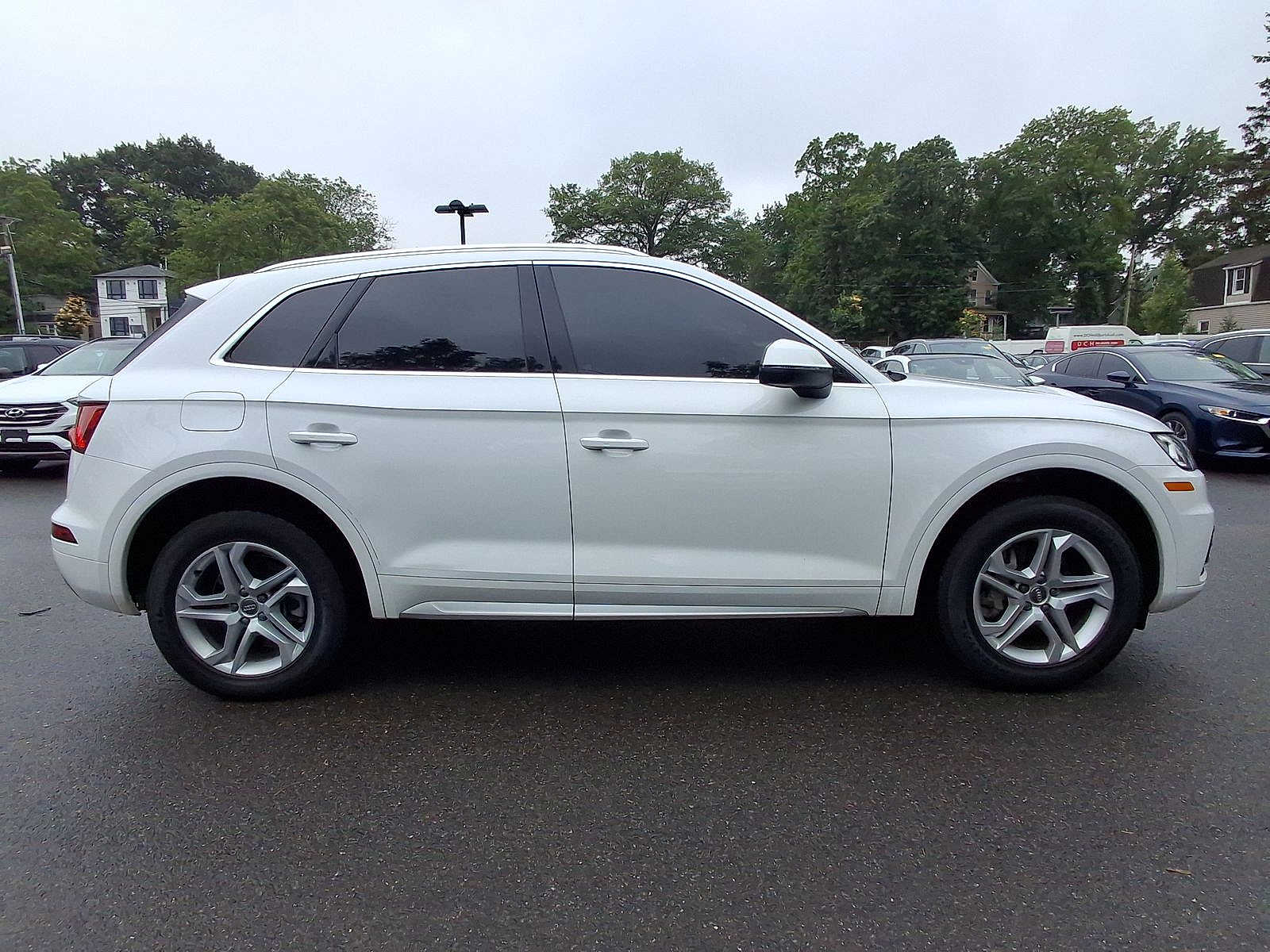 2018 Audi Q5 e Premium Plus 26