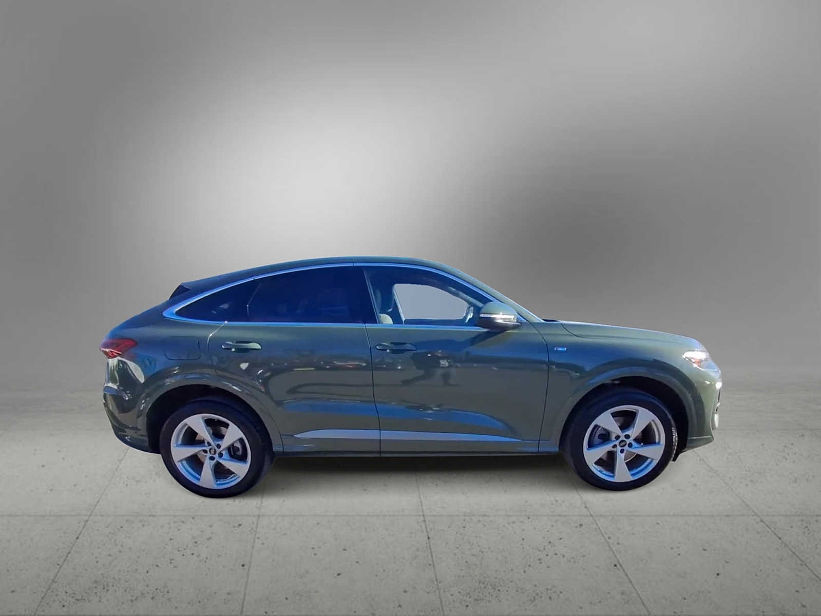 Thumbnail: 2025 Audi Q5 - 9