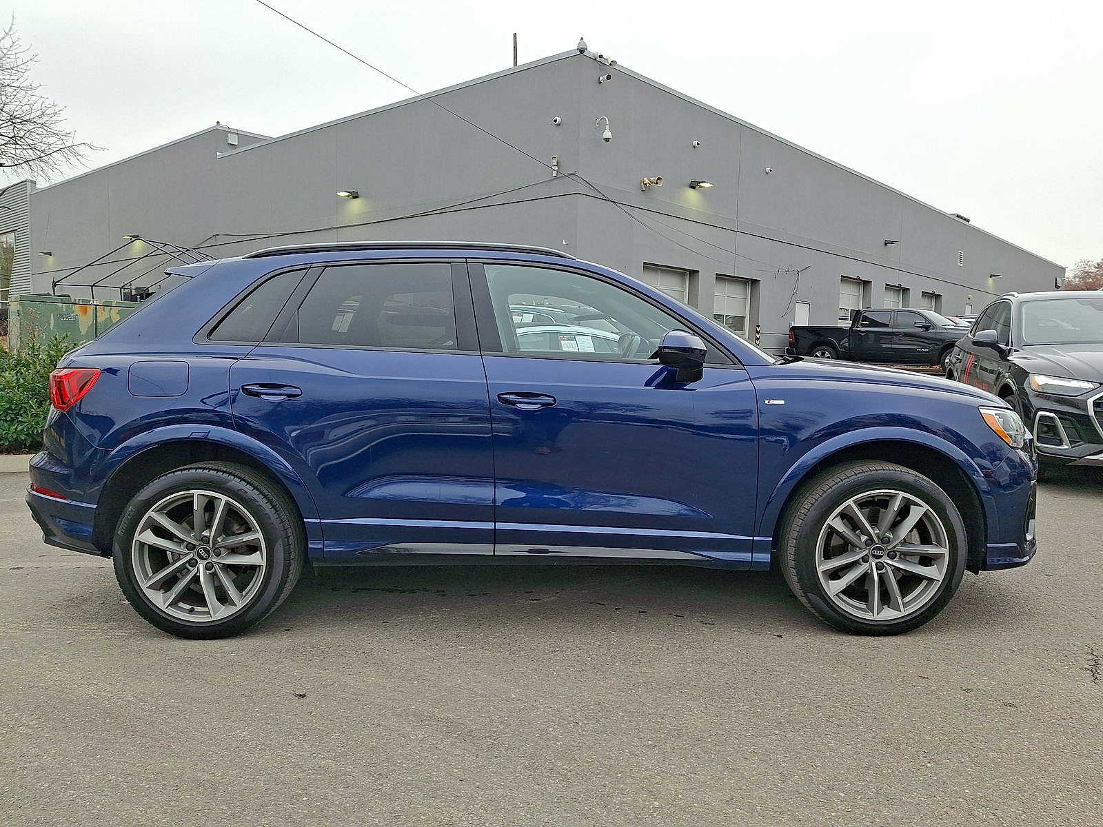 Thumbnail: 2022 Audi Q3 - 26