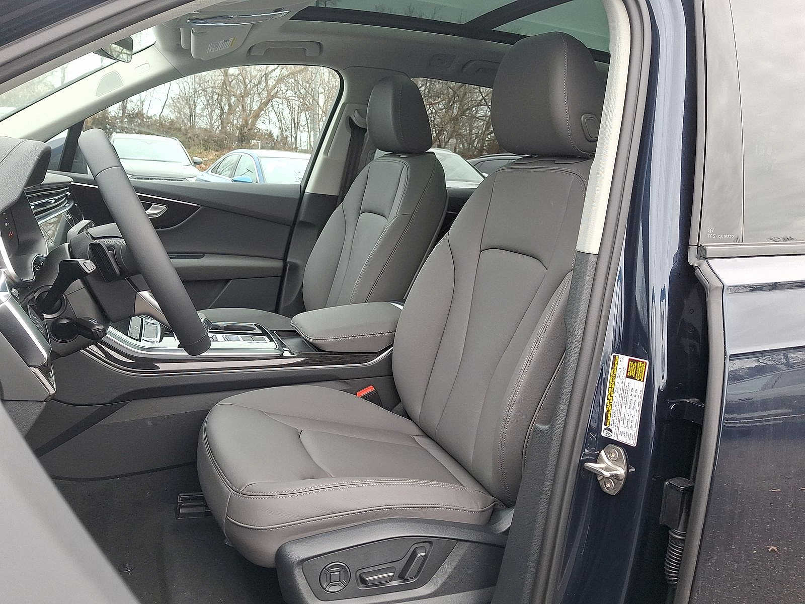 Thumbnail: 2026 Audi Q7 - 13