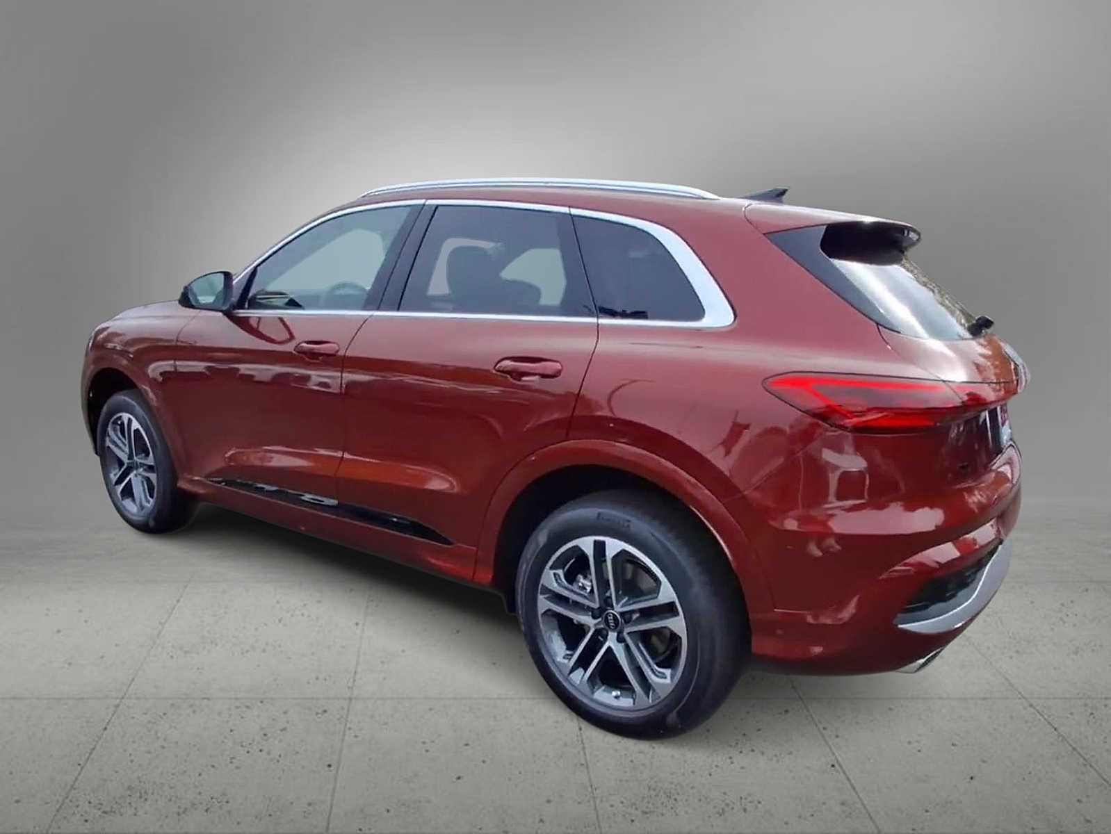 Thumbnail: 2025 Audi Q5 - 6