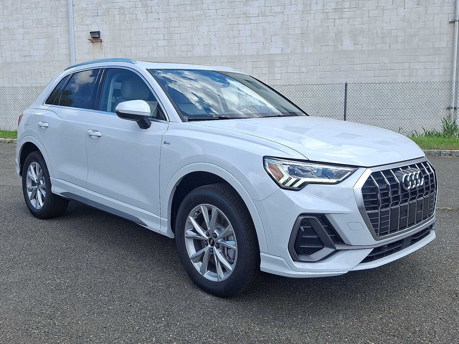 Thumbnail: 2025 Audi Q3 - 10