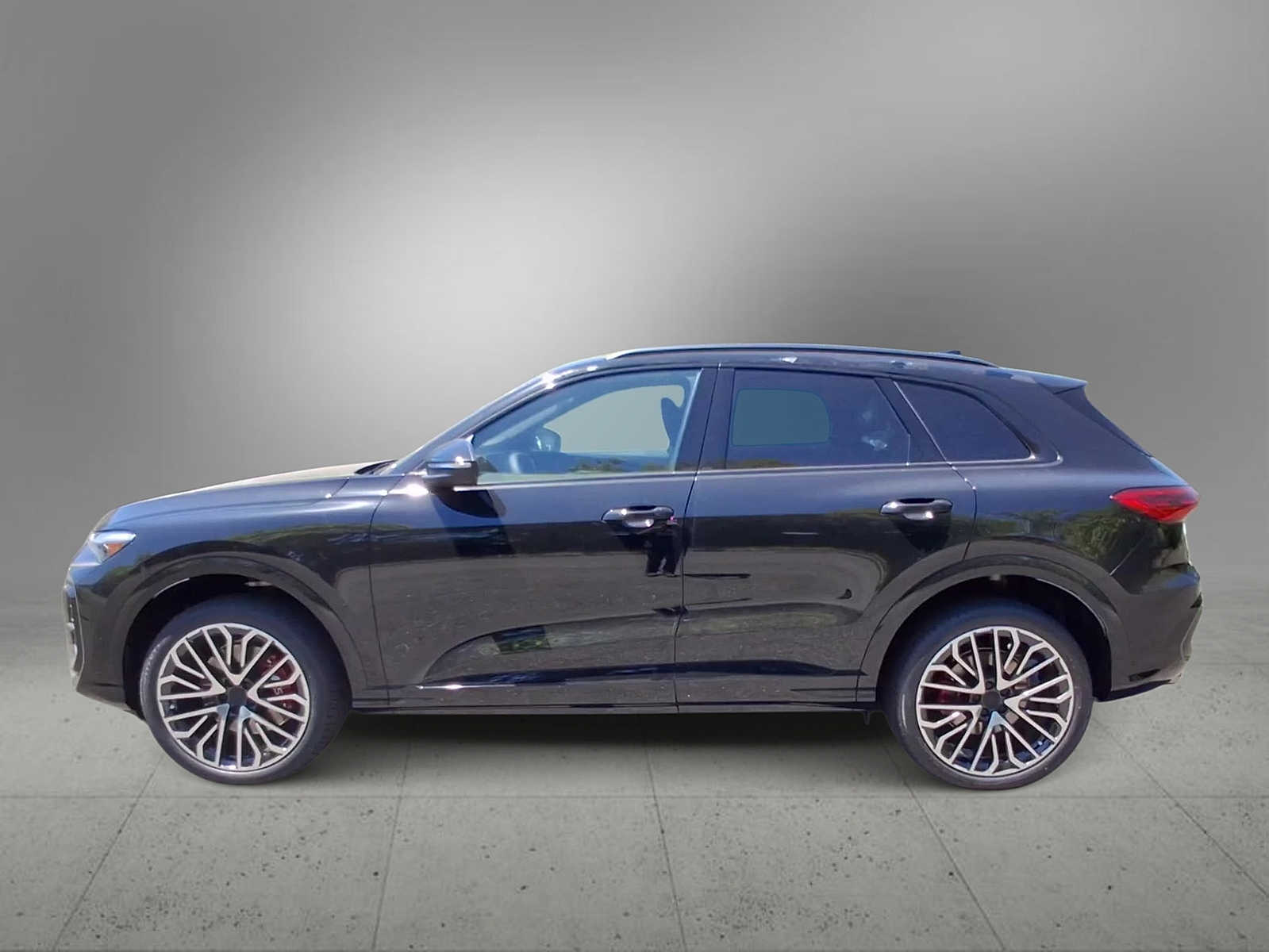 Thumbnail: 2026 Audi SQ5 - 5