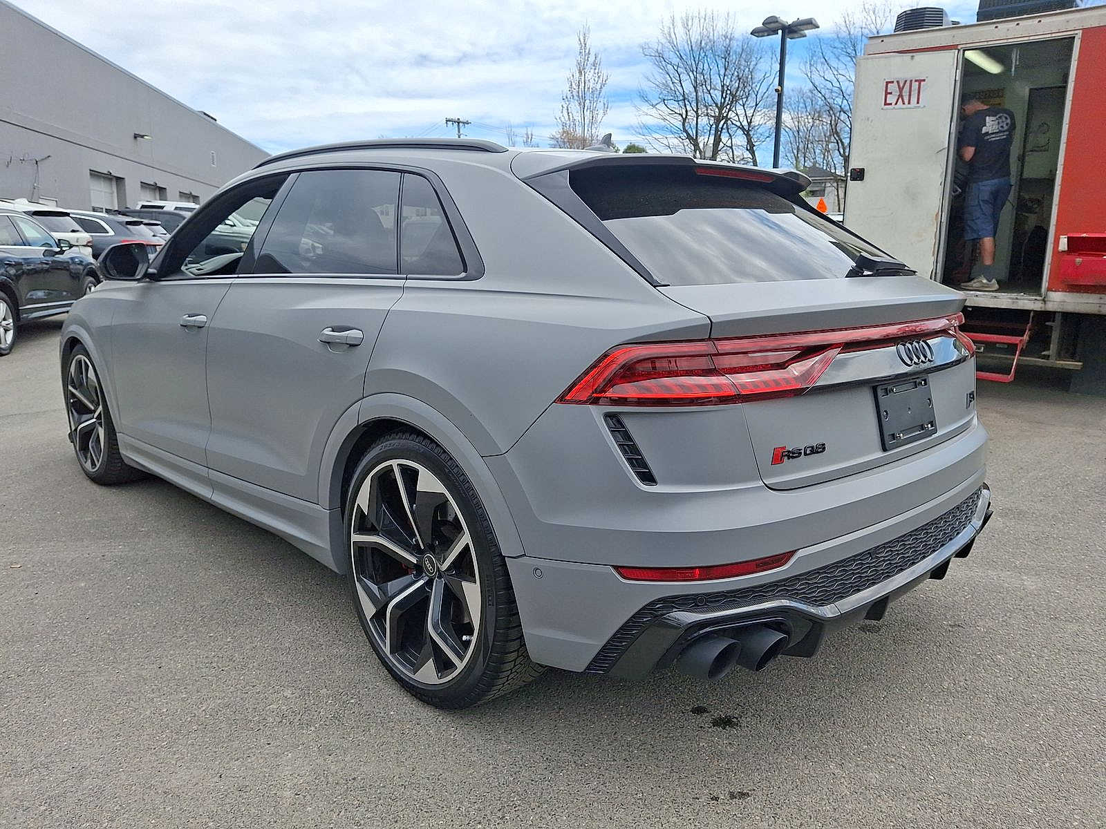 Thumbnail: 2024 Audi RS Q8 - 22