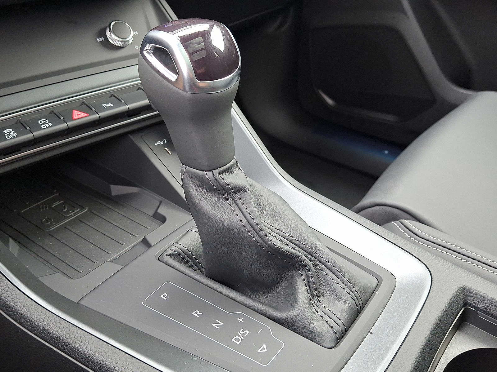 Thumbnail: 2025 Audi Q3 - 13