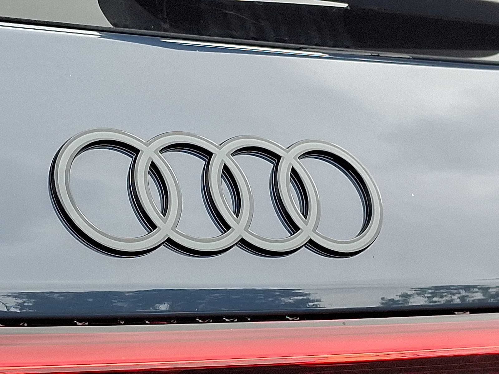 Thumbnail: 2025 Audi SQ6 e-tron - 18