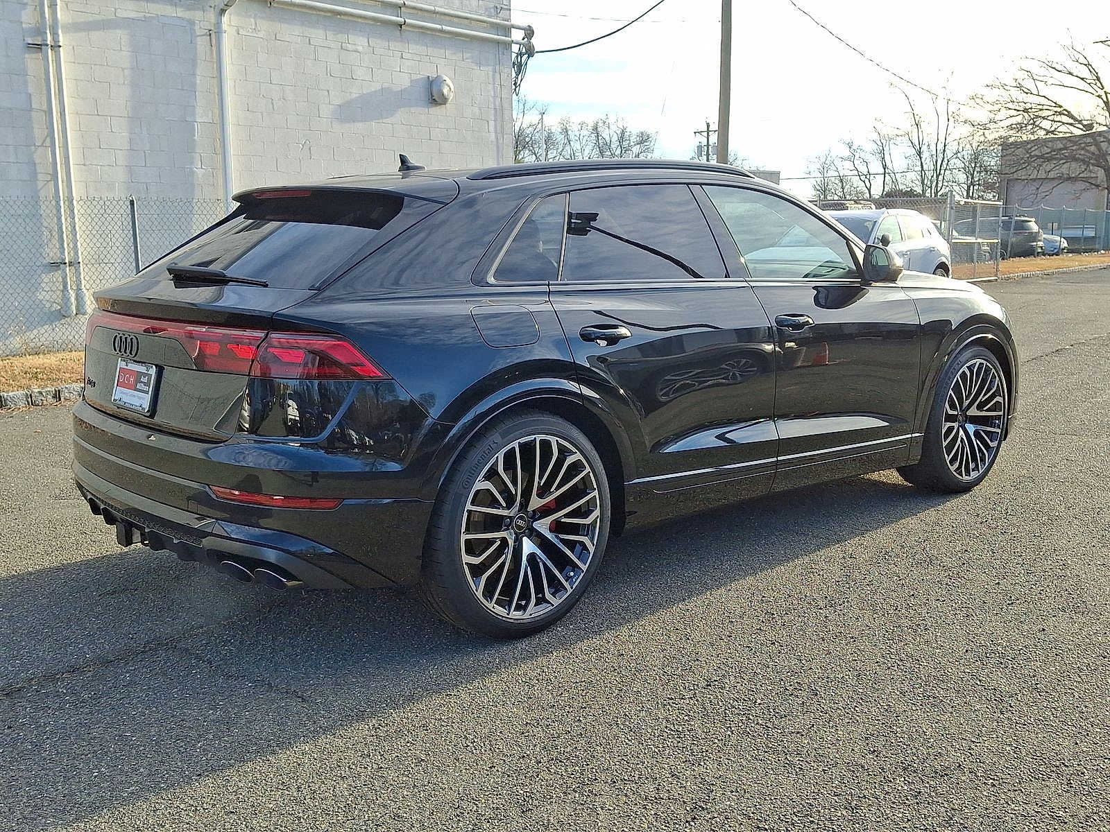 Thumbnail: 2026 Audi SQ8 - 11