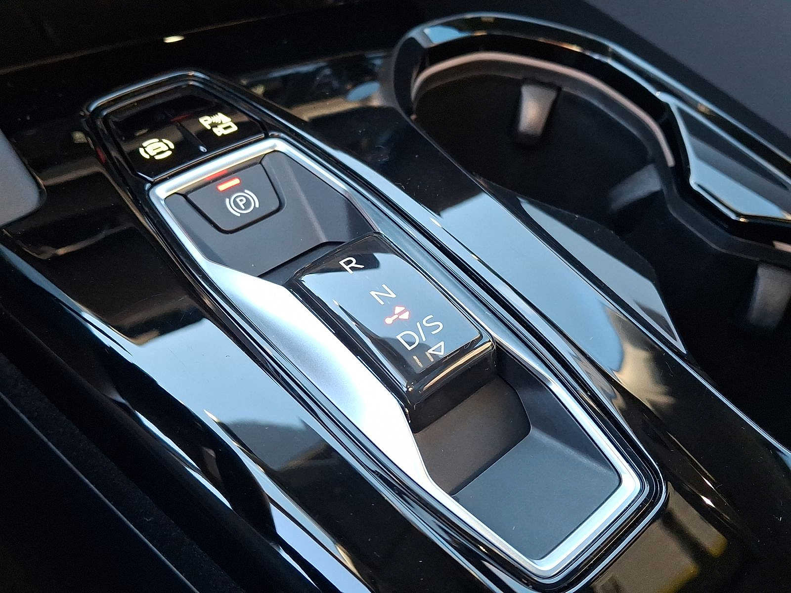 Thumbnail: 2025 Audi Q5 - 12