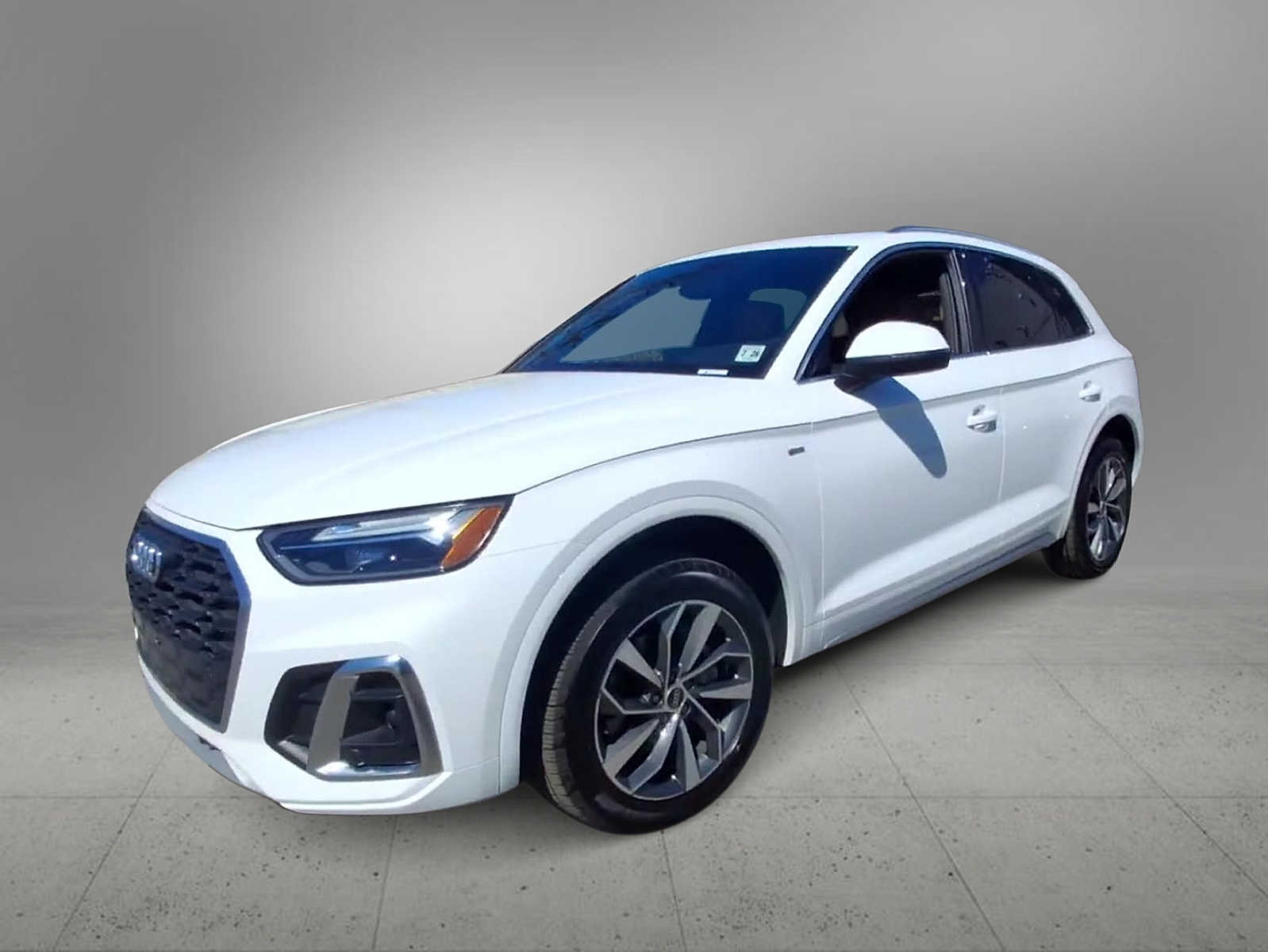Thumbnail: 2023 Audi Q5 - 4
