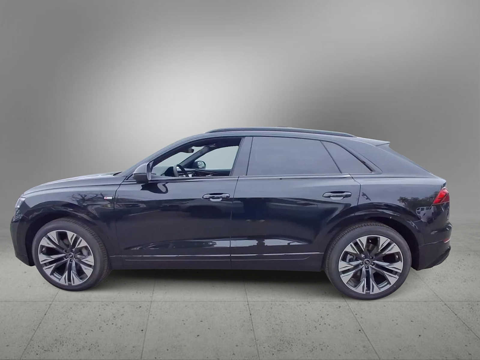 Thumbnail: 2026 Audi Q8 - 5