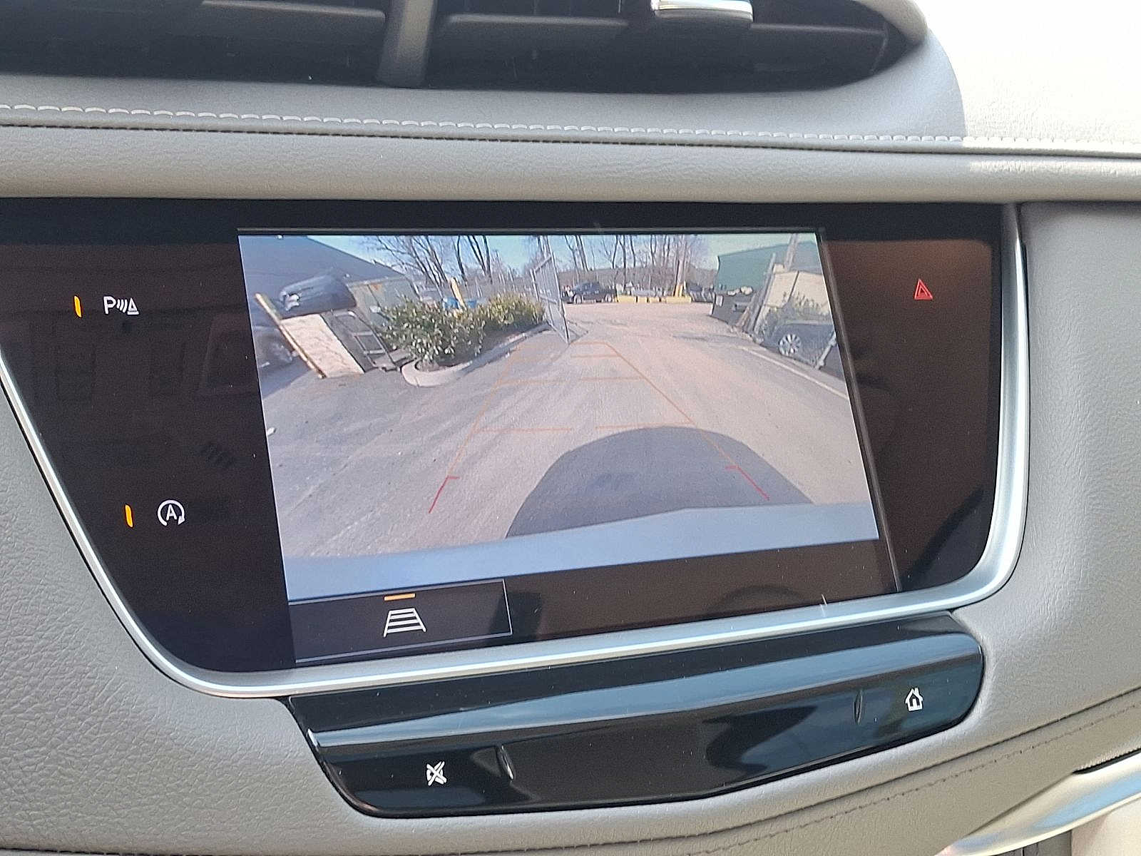 Thumbnail: 2024 Cadillac XT5 - 15