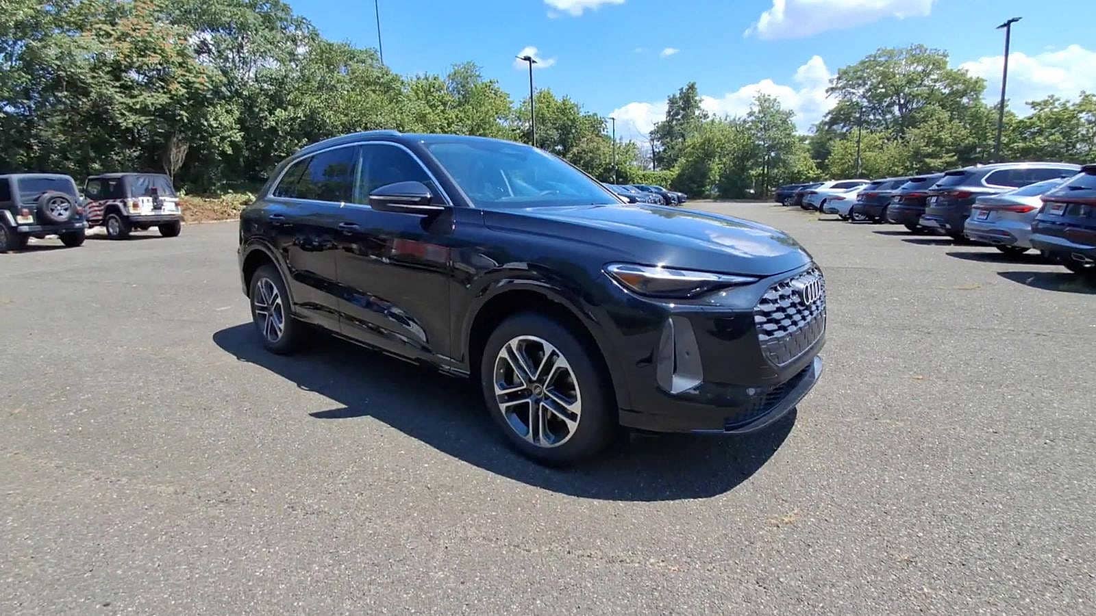 Thumbnail: 2025 Audi Q5 - 4
