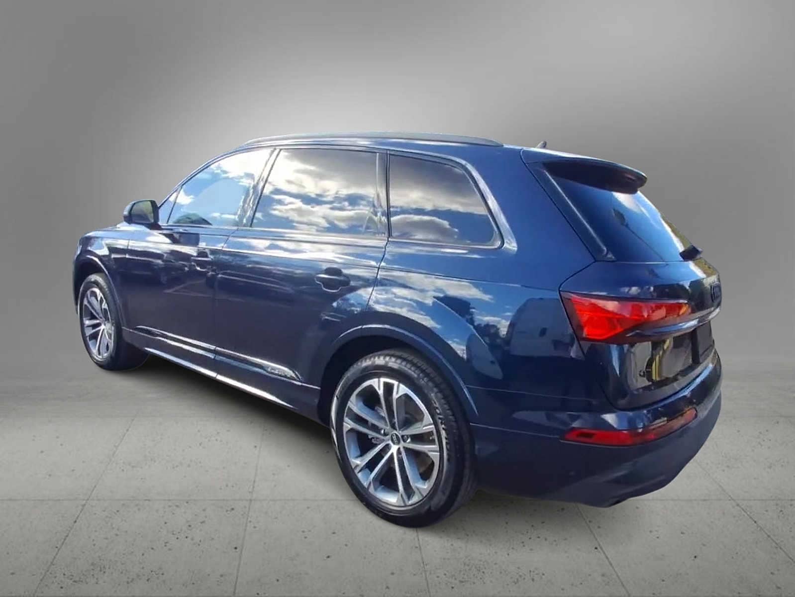 Thumbnail: 2025 Audi Q7 - 6