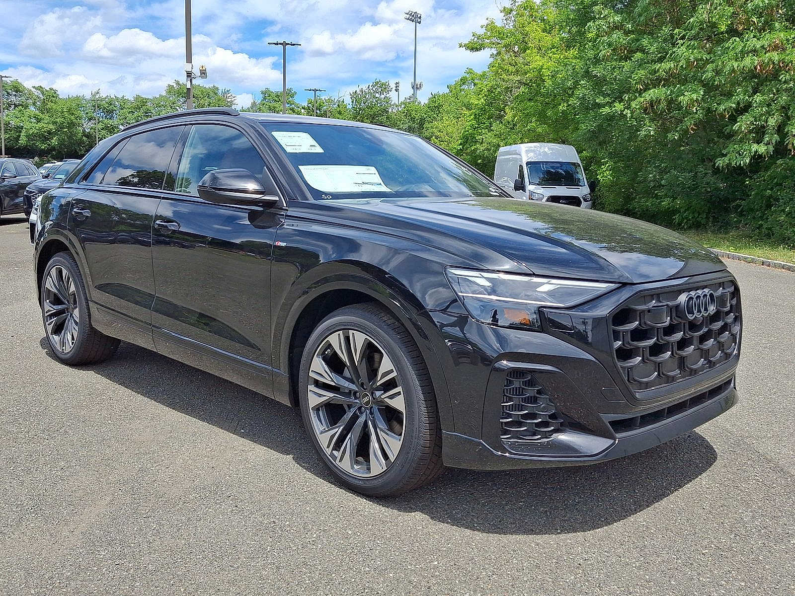Thumbnail: 2026 Audi Q8 - 18