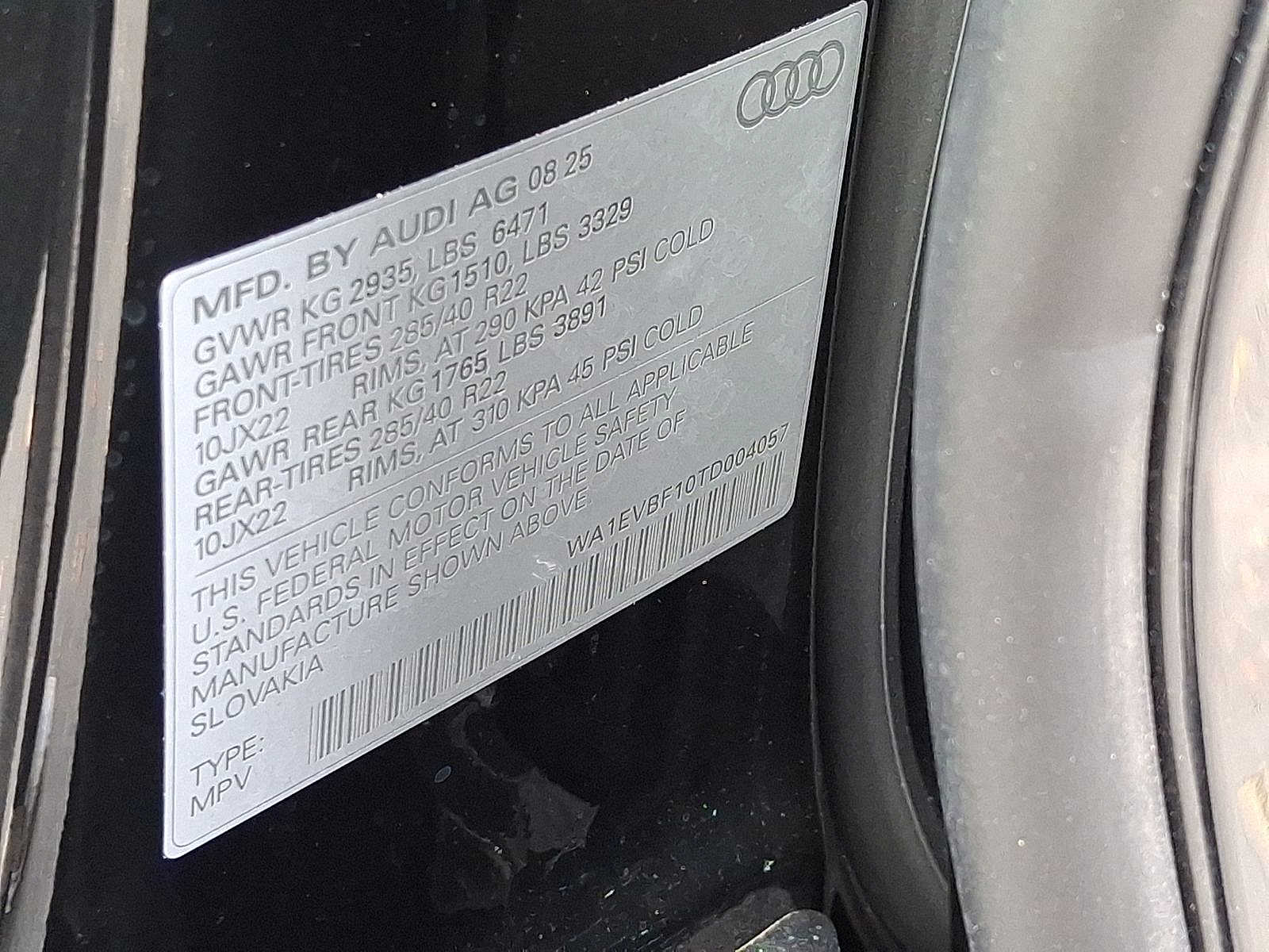 Thumbnail: 2026 Audi Q8 - 16