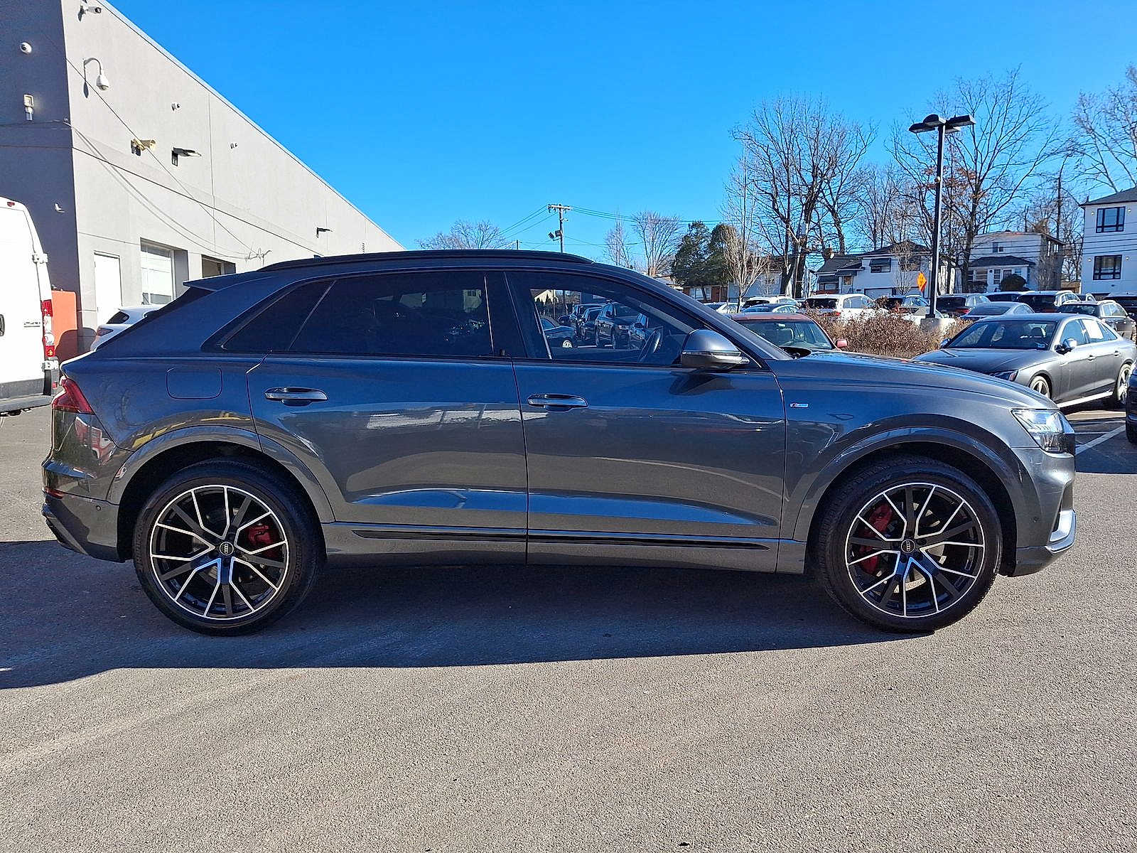 Thumbnail: 2021 Audi Q8 - 26