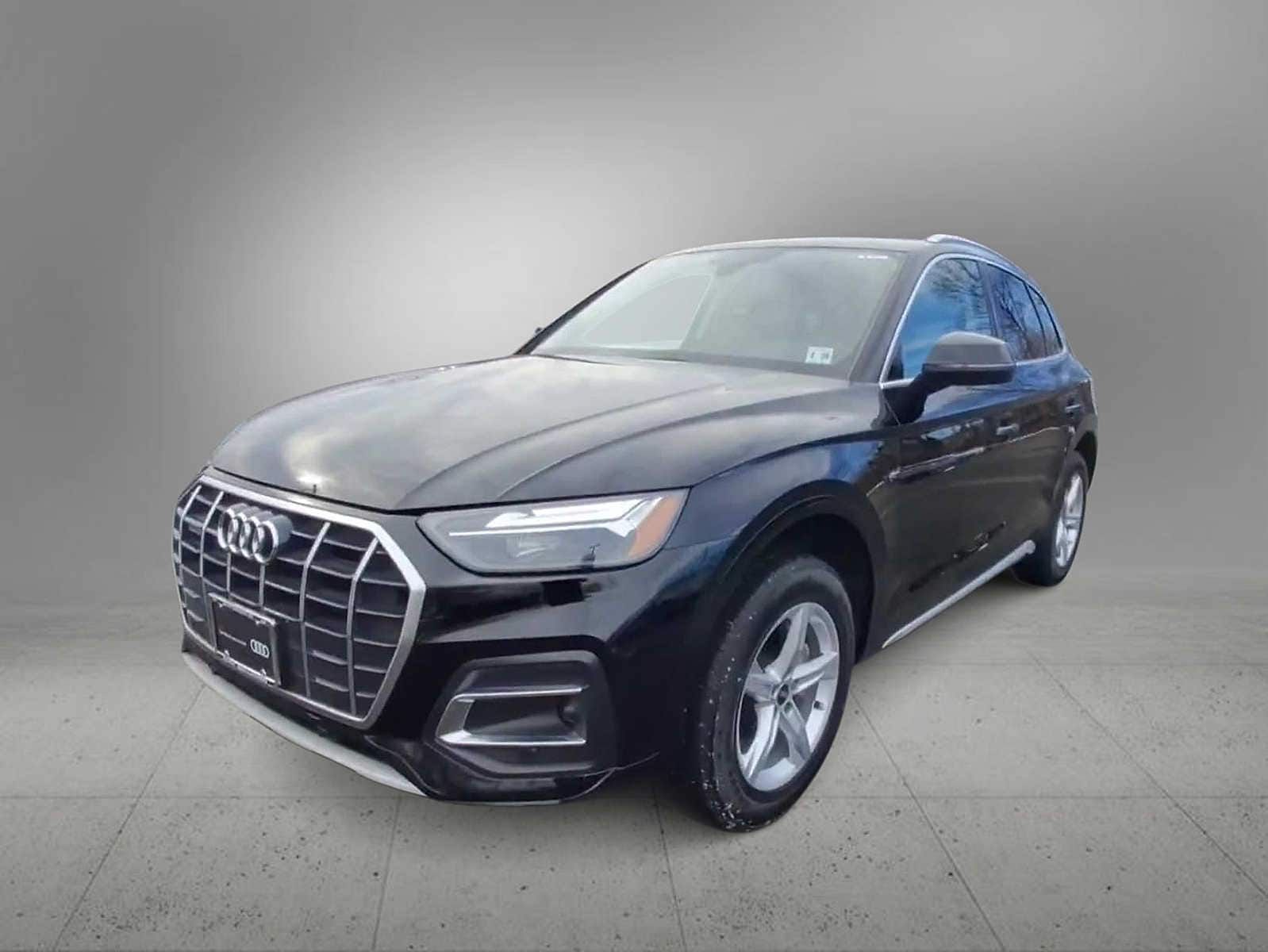 Thumbnail: 2023 Audi Q5 - 4