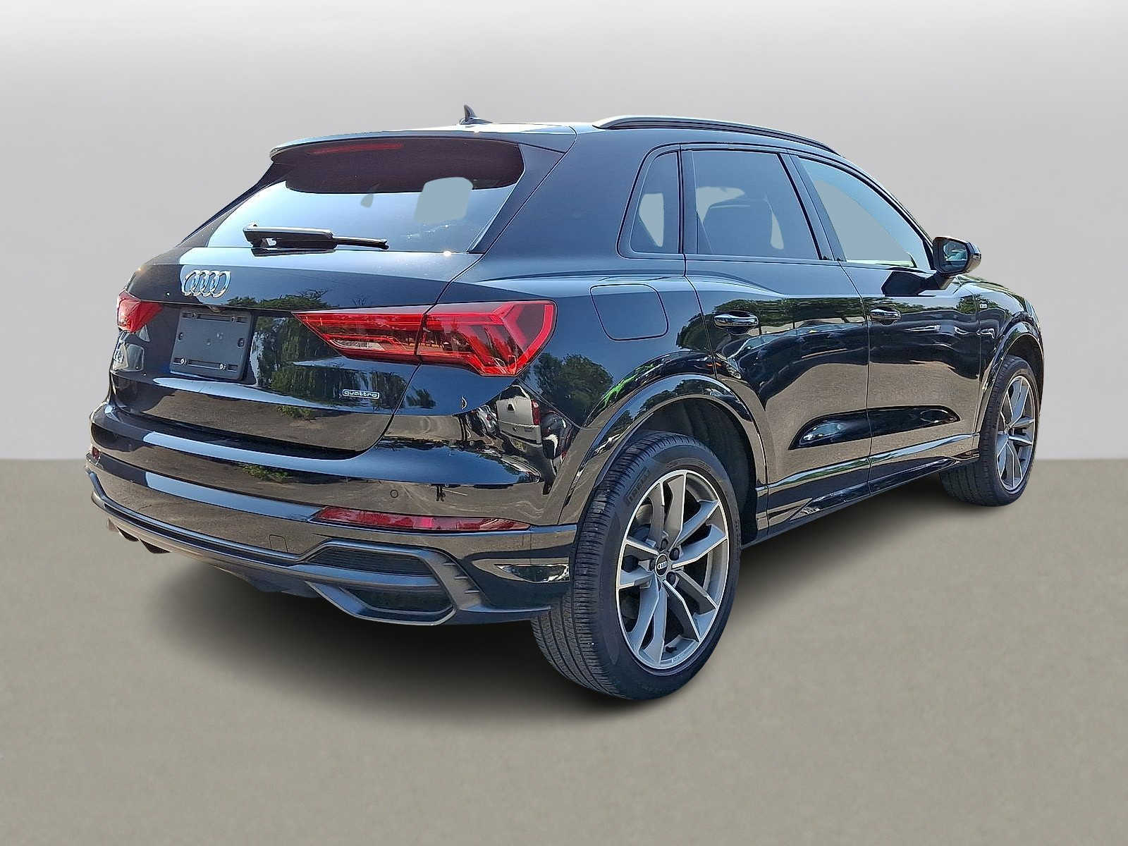 Thumbnail: 2021 Audi Q3 - 31