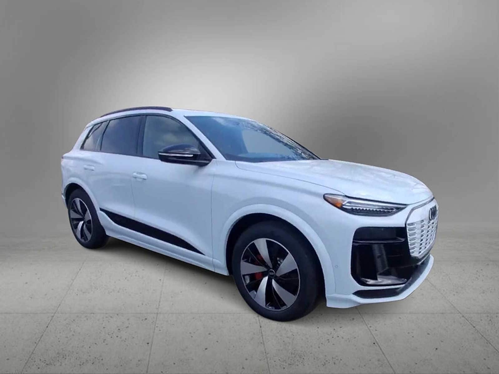 Thumbnail: 2025 Audi SQ6 e-tron - 2